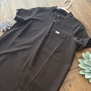 Figs women’s maternity scrub top